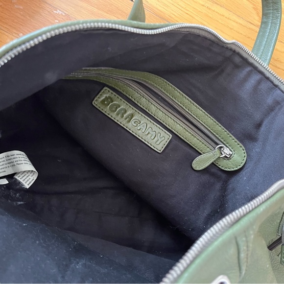 Beracamy Leather Crossbody Bag - Picture 7 of 9